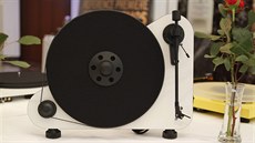 Český výrobce gramofonů SEV Litovel zřejmě jako první na světě vyrobil gramofon... Český výrobce gramofonů SEV Litovel zřejmě jako první na světě vyrobil gramofon...