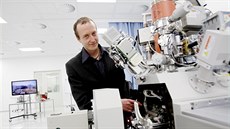 Přibližně pět set mikroskopů ročně vyrobí brněnská firma FEI Company. V průměru... Přibližně pět set mikroskopů ročně vyrobí brněnská firma FEI Company. V průměru...