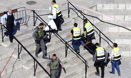 Palestinec v pátek u Damaské brány v Jeruzalém noem lehce zranil dva...