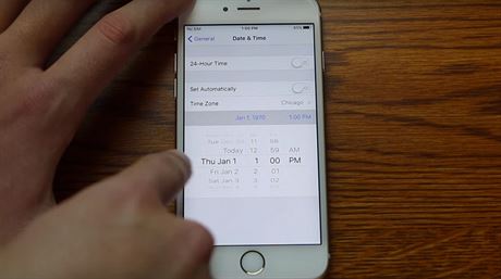 Nastavení data na Nový rok 1970 me iOS zaízení nevratn pokodit