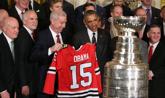Hokejisté Chicaga na slavnostním pijetí u Baracka Obamy.