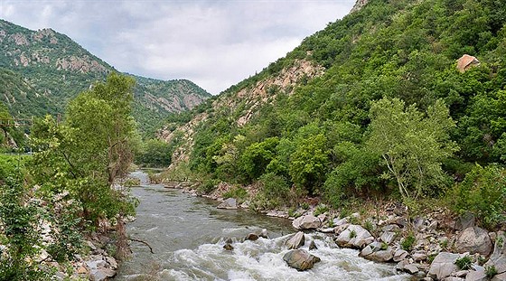 Bulharské údolí Kresna Gorge s ekou Struma se nachází na jihozápad zem