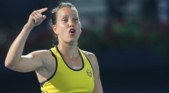 Barbora Strýcová slaví postup do finále turnaje v Dubaji.