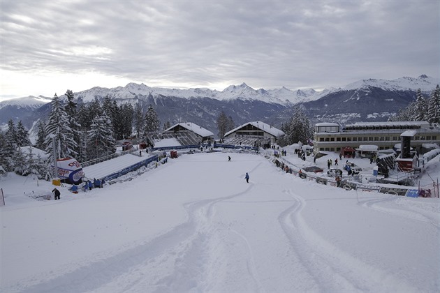 Ledecká e Křížová não chegaram. O congresso de Crans Montana foi cancelado