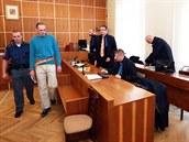 Pachatelé u Krajského soudu v Brně. (19. 2. 2016) Pachatelé u Krajského soudu v Brně. (19. 2. 2016)
