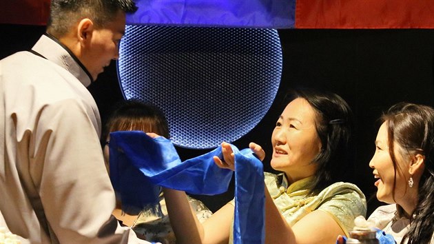 Oslavu lunrnho Novho roku podala mongolsk komunita spolu s Centrem na podporu integrace cizinc v KC Svoboda Cheb. Soust programu byl zpv nrodnch psn, ukzka tradinch tanc, ochutnvka jdel a npoj a soute pro dti.