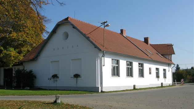 Skladatel Gustav Mahler se narodil v tomto dom v Kalitch u Humpolce. Nyn je tam penzion.