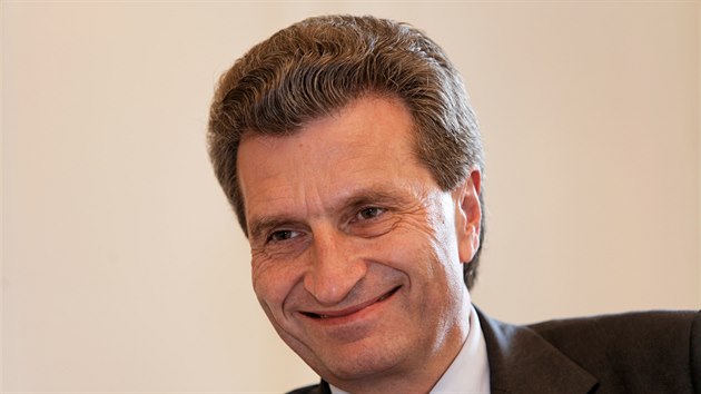 Eurokomisa pro digitln ekonomiku a len nmeck Kesanskodemokratick unie (CDU) Gnther Oettinger.
