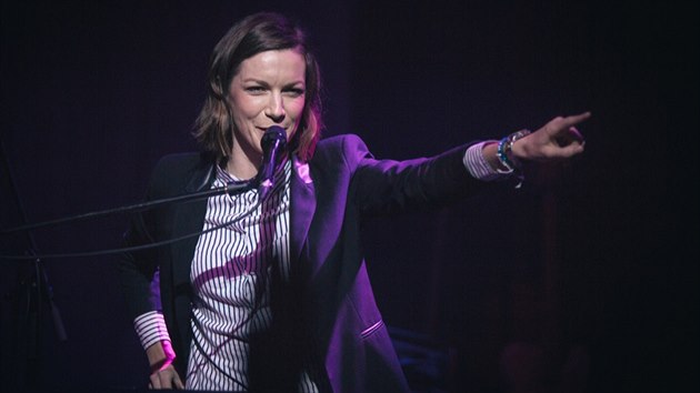 Zuzana Smatanov jako host Adama urici (Lucerna Music Bar, Praha, 15- nora 2016)