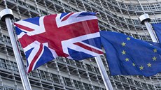 Britská vlajka před sídlem Evropské komise v Bruselu (16. února 2016) Britská vlajka před sídlem Evropské komise v Bruselu (16. února 2016)