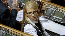 Bývalá ukrajinská premiérka Julija Tymoenková bhem jednání o vyslovení...