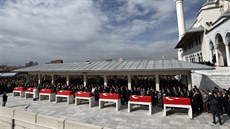 Poheb obtí stedeního atentátu v Ankae (19. února 2016)