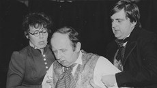 Divadelní spolek Jezírko odehrál stovky představení zejména pro dětské diváky,... Divadelní spolek Jezírko odehrál stovky představení zejména pro dětské diváky,...