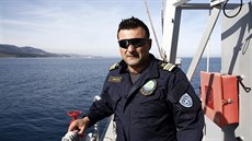 Kapitán Argyris Frangulis na lodi pobení stráe (11. únor 2016)