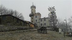 Meteorologická stanice na vrcholu Milešovky (17. února 2016) Meteorologická stanice na vrcholu Milešovky (17. února 2016)