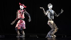 Interaktivní roboti RoboThespian při divadelním představení Interaktivní roboti RoboThespian při divadelním představení