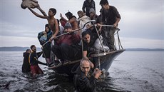 lun s uprchlíky u vesnice Skala na eckém Lesbu vyfotil pro New York Times...