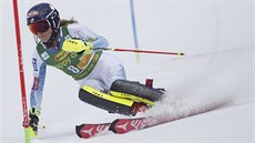 Mikaela Shiffrinová ve slalomu v Crans Montan.