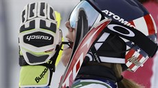 Mikaela Shiffrinová jásá po vítzství ve slalomu v Crans Montan.