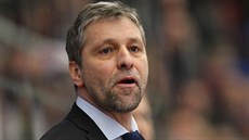 Josef Jandač na střídačce hokejové reprezentace. Josef Jandač na střídačce hokejové reprezentace.