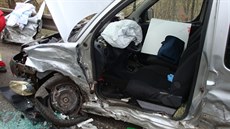 Nehoda dvou osobních voz a kamionu u Jarome (9.2.2016).