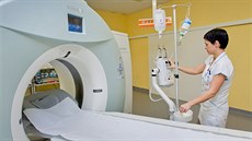 Centrální tomograf hradecké fakultní nemocnice pomáhá lékařům zachraňuvat... Centrální tomograf hradecké fakultní nemocnice pomáhá lékařům zachraňuvat...
