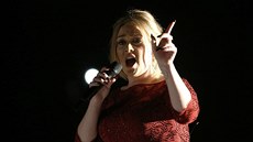 Adele na Grammy 2016 (15. února 2016)