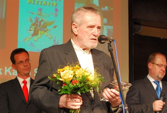 Zdenk K. Slabý pi pevzetí ceny nakladatelství Albatros za celoivotní práci s dtskou knihou (2010)