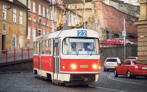 Tatra T3 je nejstarí typ praských tramvají. Vyrábt se zaaly u v 60. letech.