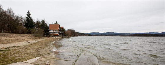 Ani po dvou letech od posledního výlovu není desátý nejvtí eský rybník...