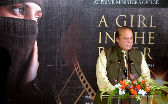 Pákistánský premiér Naváz aríf na pákistánské premiée dokumentárního filmu...