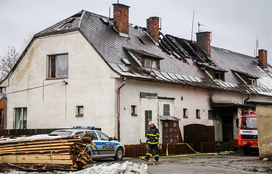 Pi tragickém poáru dvoupatrového dvojdomku ve Vendryni na Frýdecko-Místecku...