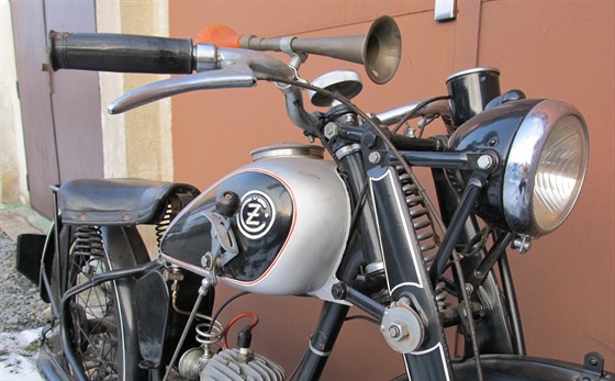 Ukradený motocykl znaky Z.
