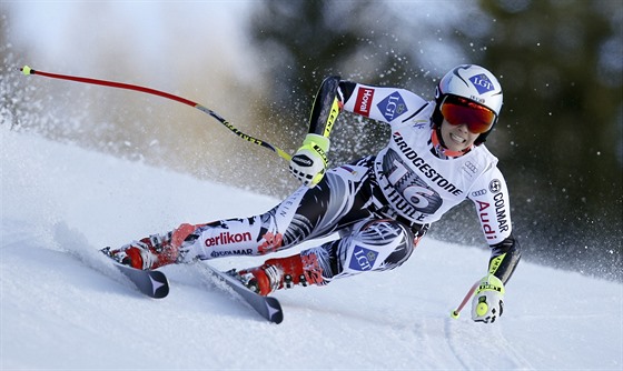 Tina Weiratherová v superobím slalomu v La Thuile.