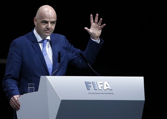 Gianni Infantino pronáí svj projev na kongresu FIFA.
