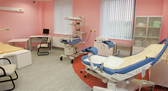 Jeden z porodních pokoj v plzeské fakultní nemocnici.