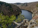 Z ostrohu na levém břehu Vltavy pod Třebenicemi se naskýtá bezpočet možností k... Z ostrohu na levém břehu Vltavy pod Třebenicemi se naskýtá bezpočet možností k...