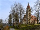 Kostel ve Štěchovicích je zasvěcený patronu Svatojánských proudů, loďařů,... Kostel ve Štěchovicích je zasvěcený patronu Svatojánských proudů, loďařů,...