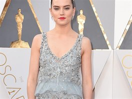 Hereka Daisy Ridley si svou oscarovou rbu vybrala v kolekce Chanel Haute...