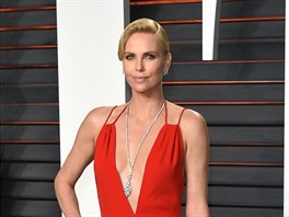 Charlize Theronová na Vanity Fair Oscar Party (Los Angeles, 28. února 2016)