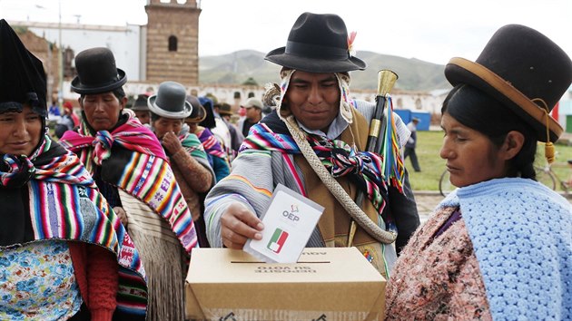 Oban Bolvie v referendu hlasovali, zda umon dosavadnmu prezidentovi Evu Moralesovi potvrt kandidovat