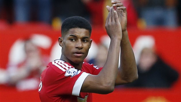 VYCHZEJC HVZDA? Marcus Rashford oslnil fotbalovou Anglii vkonem proti Arsenalu, do jeho st se trefil hned dvakrt.