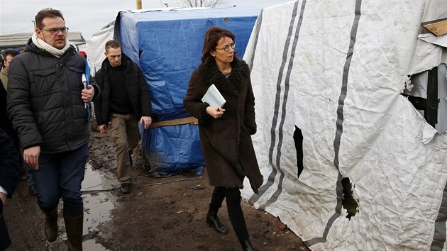 Francouzsk soudkyn Valerie Quemener na prohldce tbora (23. nora 2016).