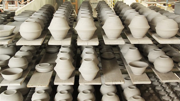 Hala Hrdjovick keramiky.