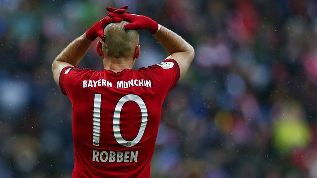 Zaduman Arjen Robben z Bayernu Mnichov v duelu s Darmstadtem