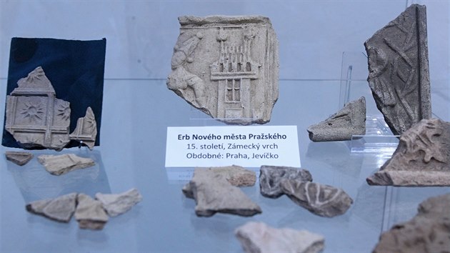 Ukzky expont na vstav Za kamna vlezem aneb Pec nm spadla v dnskm muzeu (23. nora 2016).