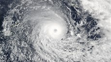 Snímek tropické boue Winston poízený druicí NASA (19. února 2016)