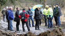 Setkání znesvářených stran se uskutečnilo přímo na lesní cestě u Bradla. Setkání znesvářených stran se uskutečnilo přímo na lesní cestě u Bradla.
