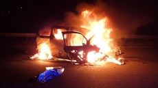 Řidič uvnitř vozu neměl šanci. (23. února 2016) Řidič uvnitř vozu neměl šanci. (23. února 2016)