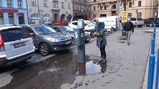 Parkovací automat na Senováném námstí. Zdánliv malý problém, ale pro mnoho...